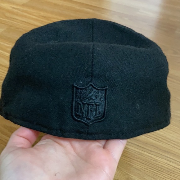 Black Seattle Seahawks fitted hat - Picture 3 of 4